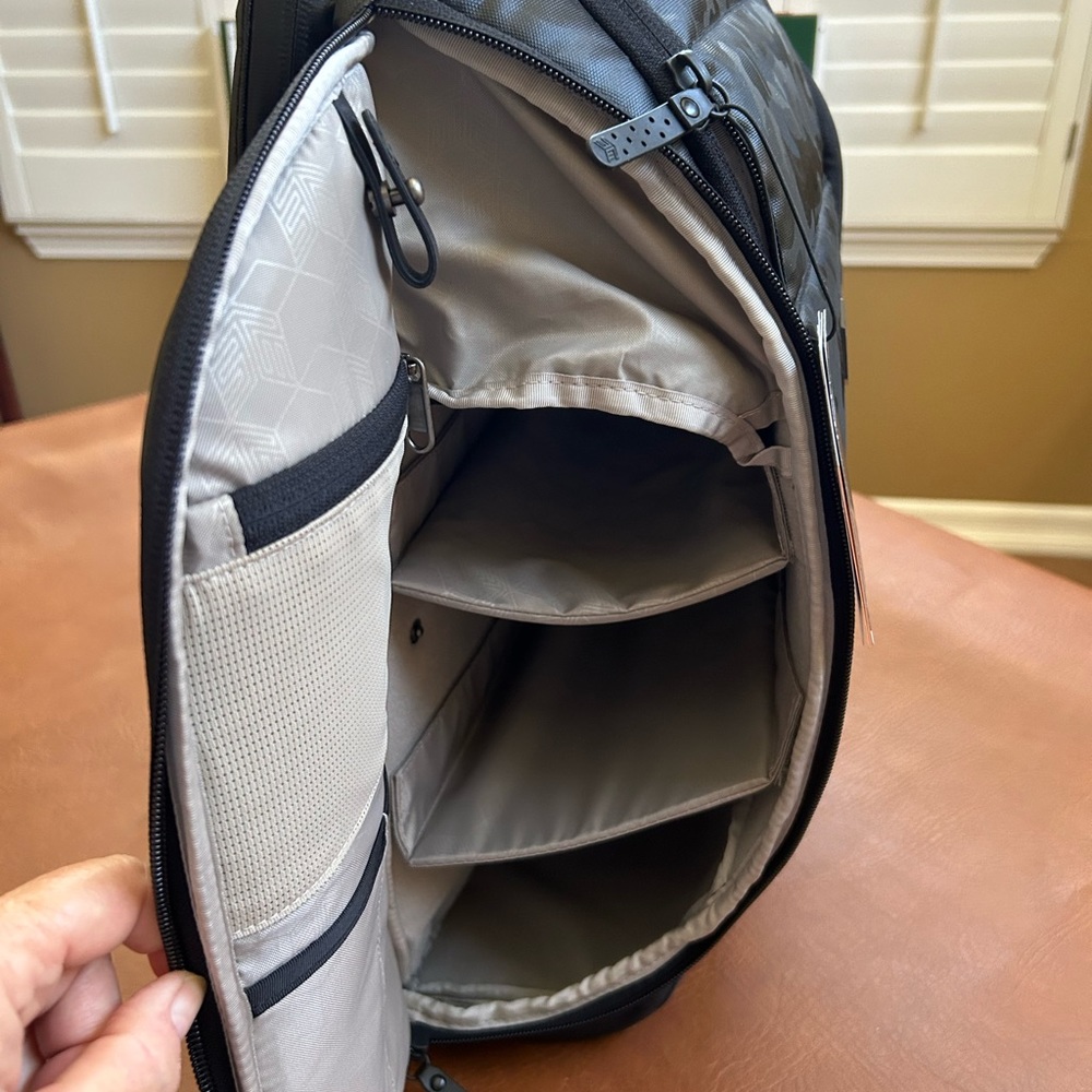 The Smarter Backpack - Picture 7 of 11